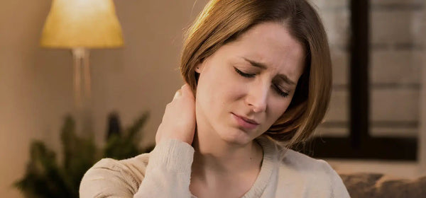 Bandscheibenvorfall der Halswirbelsäule (HWS): Symptome, Ursachen und Behandlung